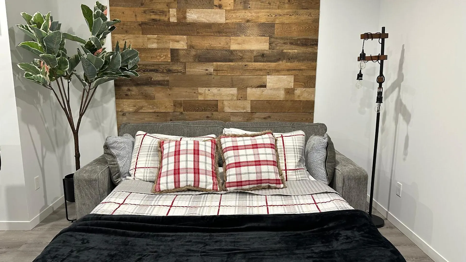 カルガリー2-Bed Rustic Charm Belowアパートメント